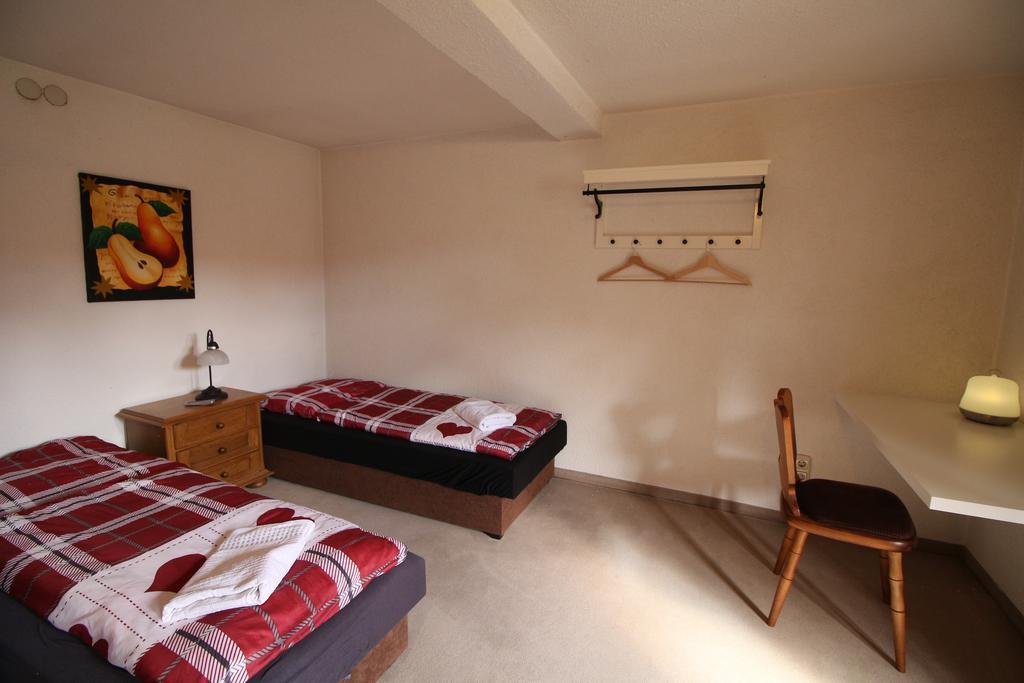 Hotel Erfurter Kreuz Kirchheim  Buitenkant foto